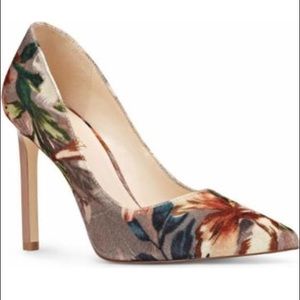 HOST PICK 🌹🌟 Nine West Pumps